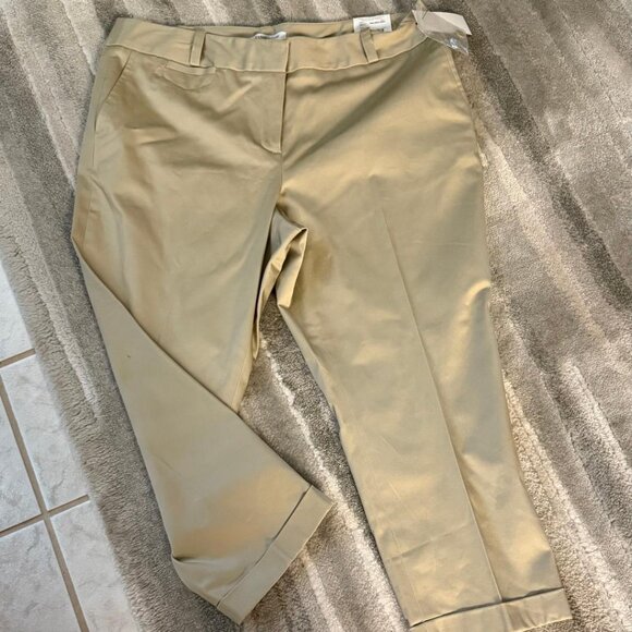 14P Liz Claiborne cropped beige chinos. Brand new. - Picture 1 of 4